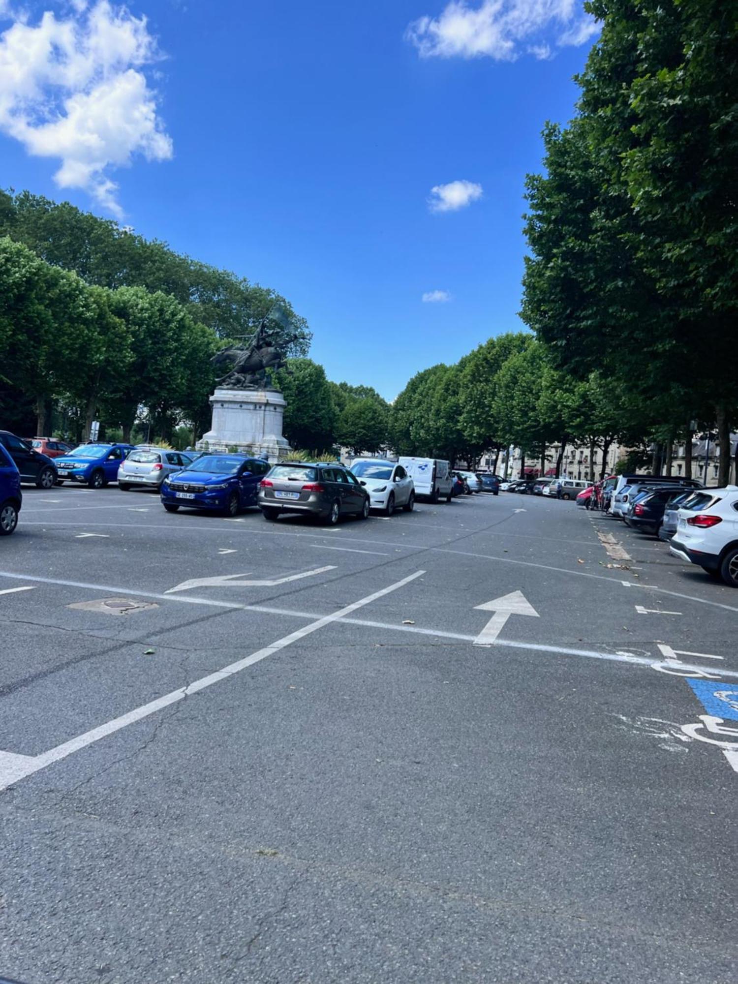 La Tour De L Horloge, Appt Typique A 500M Du Chateau Chinon Bagian luar foto